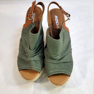 Soda Green Lily Wedge Sandals Size 10